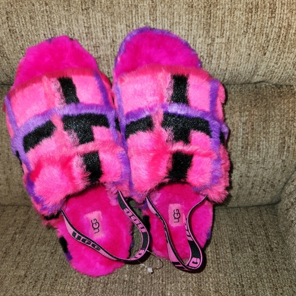 UGG Fluff Yeah Slides! - Picture 1 of 9